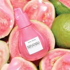 Glow Recipe Guava Vitamin C Dark Spot
Brightening Treatment Serum